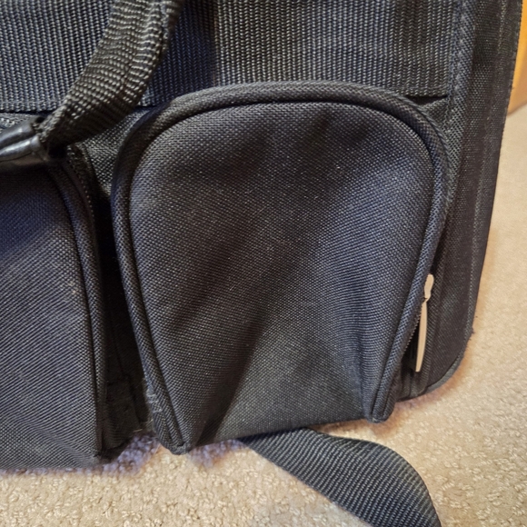 American Tourister black laptop briefcase or messenger bag GUC Travel Work - Picture 5 of 13